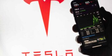 Tesla Apple