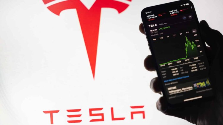 Tesla Apple