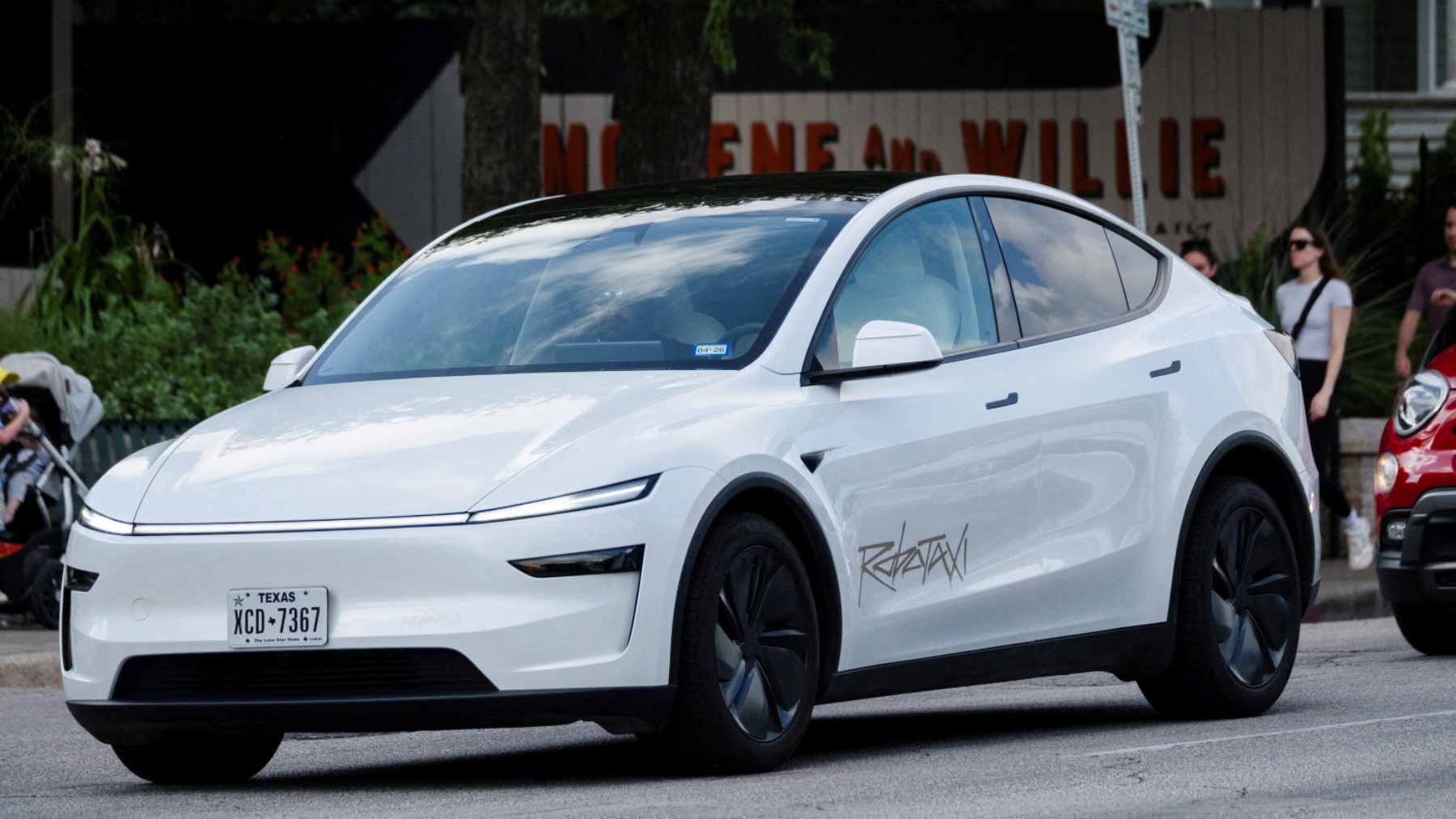 Tesla’s Robotaxi hit with numerous driving errors during Texas trial 1 Tesla