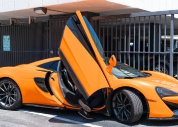 McLaren; auction; collection