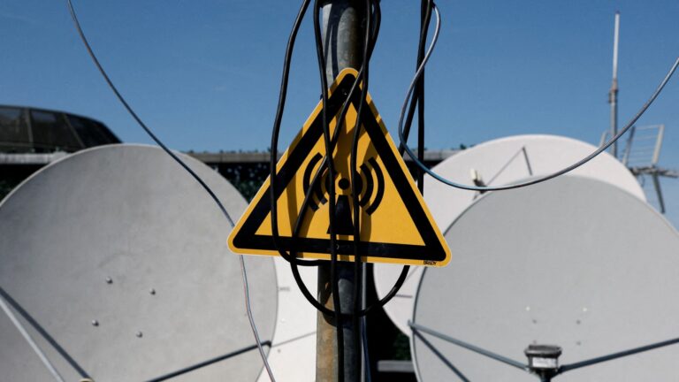 Eutelsat; forecast; Ukraine; demand