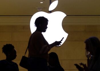 Apple; iPhone; sales