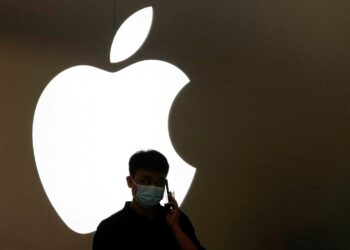 Apple; revenue; forecast