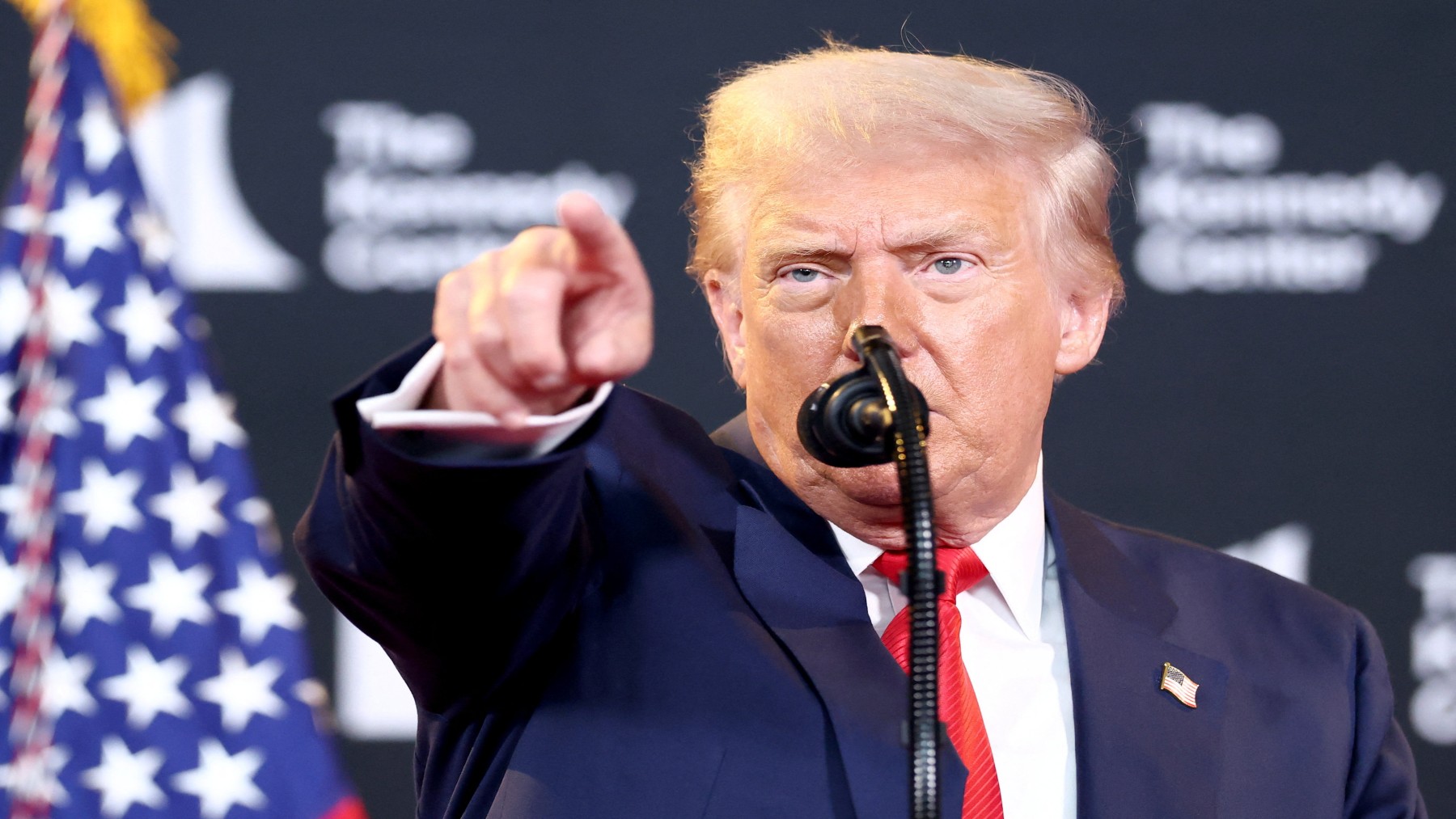 Trump pressed Norway’s minister for a Nobel Prize, report claims