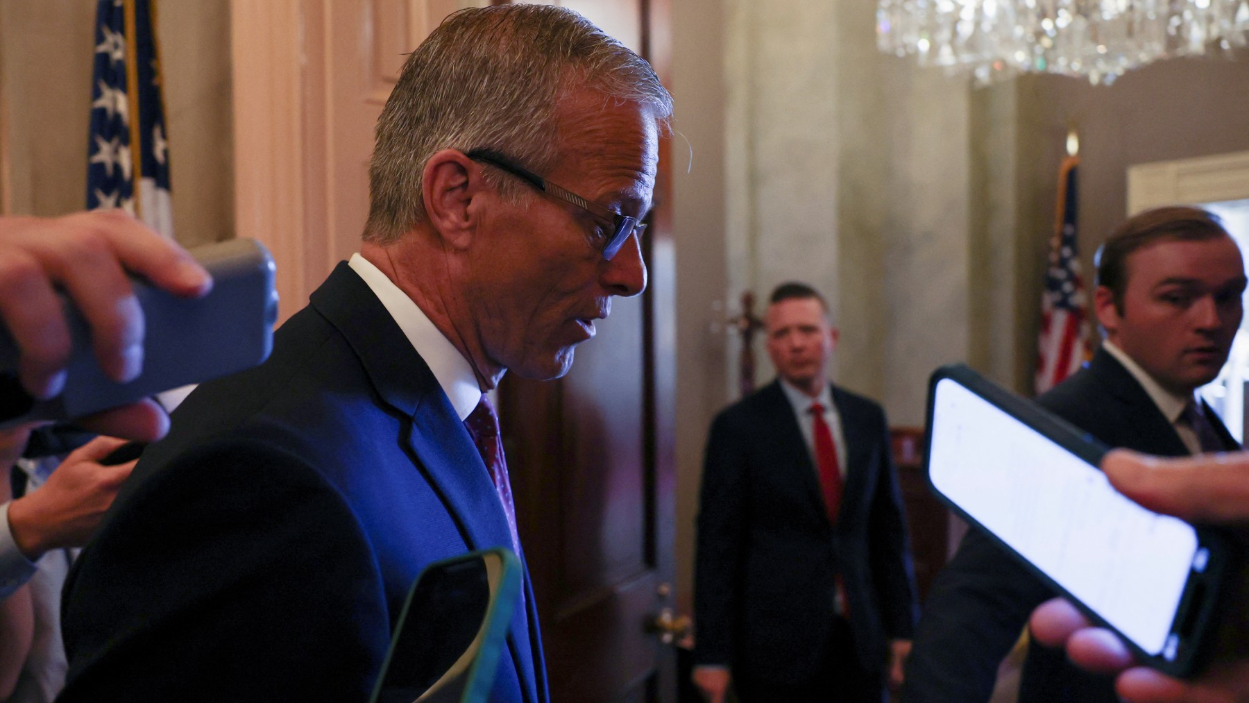 Senate bill cuts support for renewables despite revisions 1 Senate