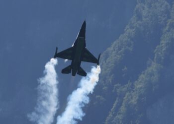 France deploys Rafale jets