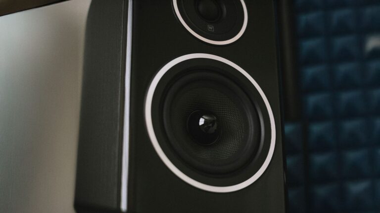 KEF