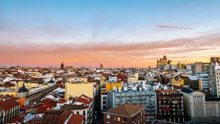Spain tops global rankings as the most attractive destination for digital nomads in 2025