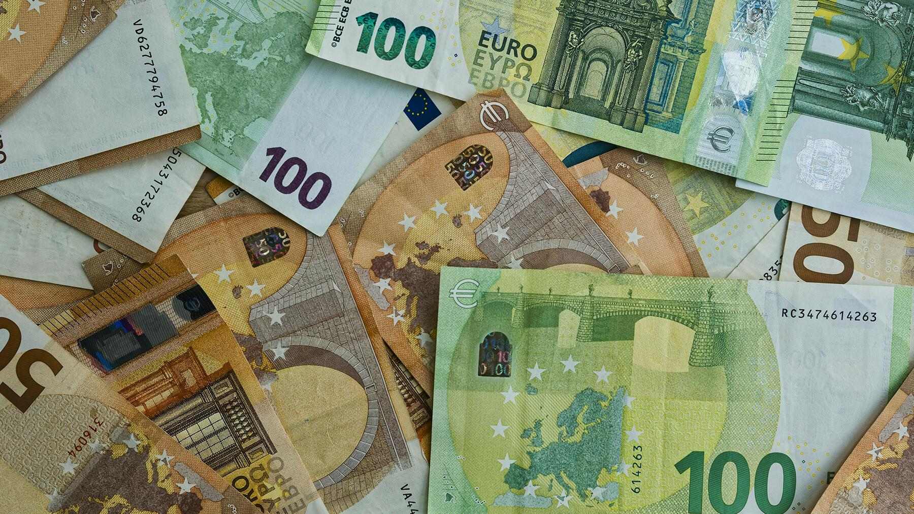 Bulgaria’s economic prospects clouded by political turmoil despite eurozone entry