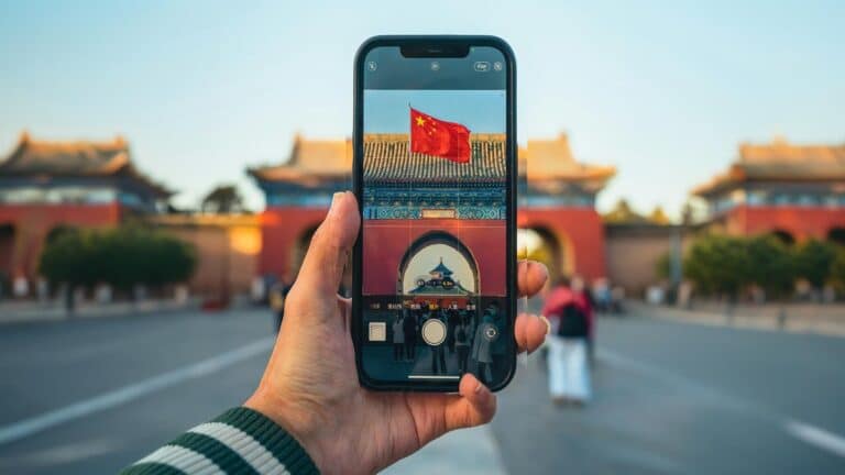Federal bill restricting Chinese apps on devices