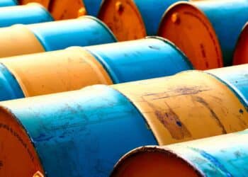 United States imposes sanctions on illegal oil traders while citing support for the Iranian population