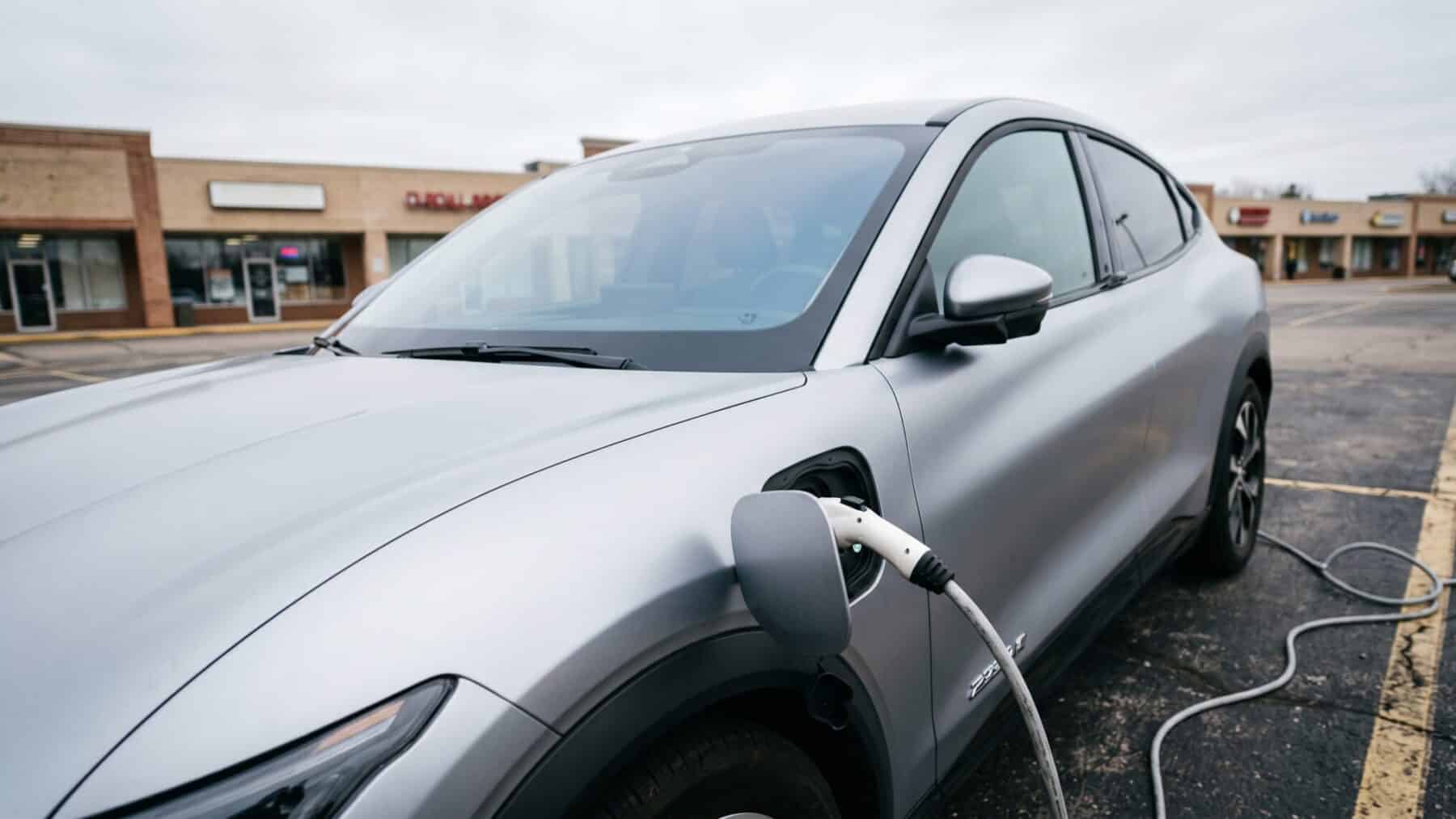 gcn.com - Hugo Rojas - A $29,990 electric crossover from a Japanese automaker carries 303 miles of EPA range, and the price of a 300-mile electric car has been cut nearly in half since the first long-range model arrived a decade ago