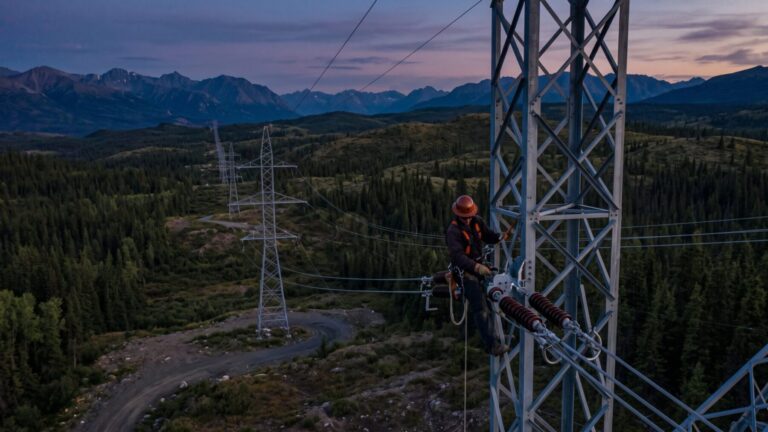 A Washington utility's $3.2 billion grid plan would add $28 a month to residential electric bills, and state r