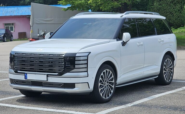 Palisade Hybrid power folding seat mechanism inside SUV interior, hyundai recalls