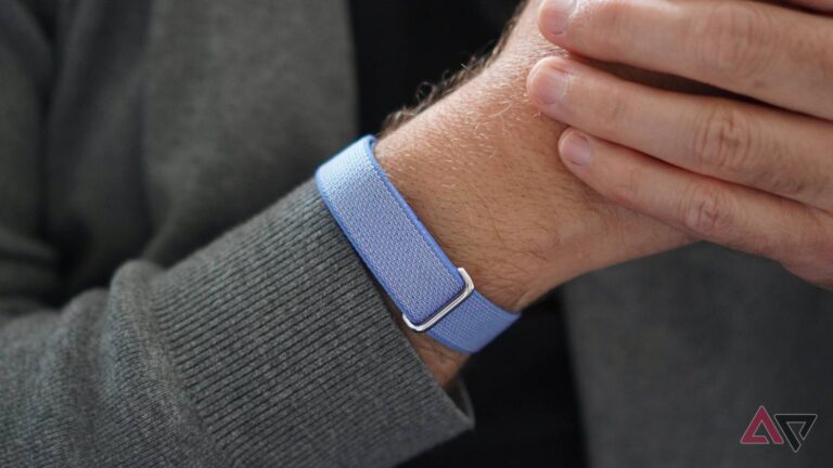 Google brings blood pressure tracking to screenless Fitbit Air 6 Fitbit Air wearable band tracking blood pressure trends on wrist